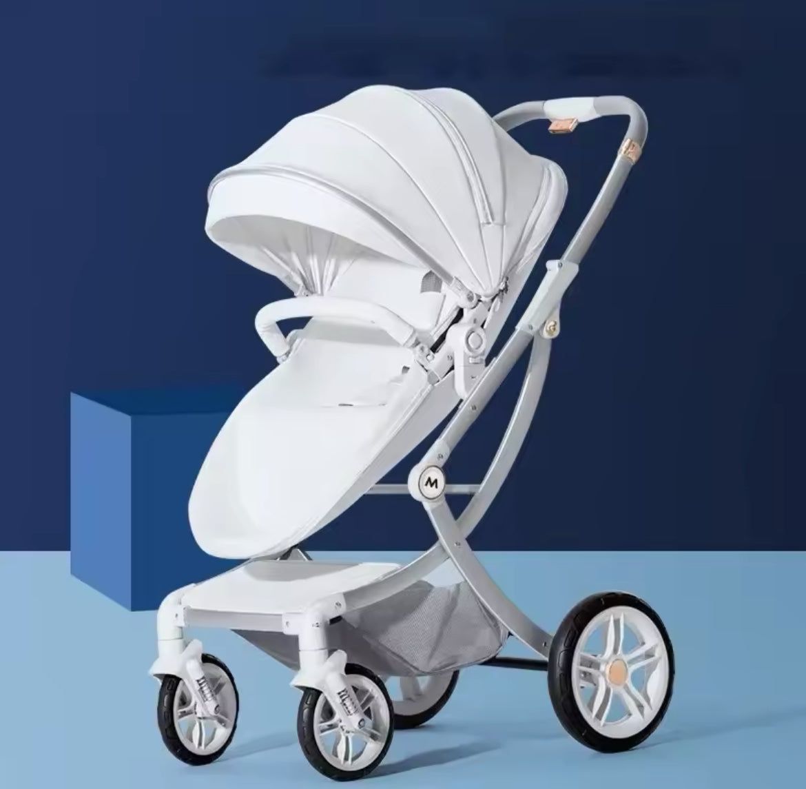 The Elle Luxury Egg 3In1 Travel System.