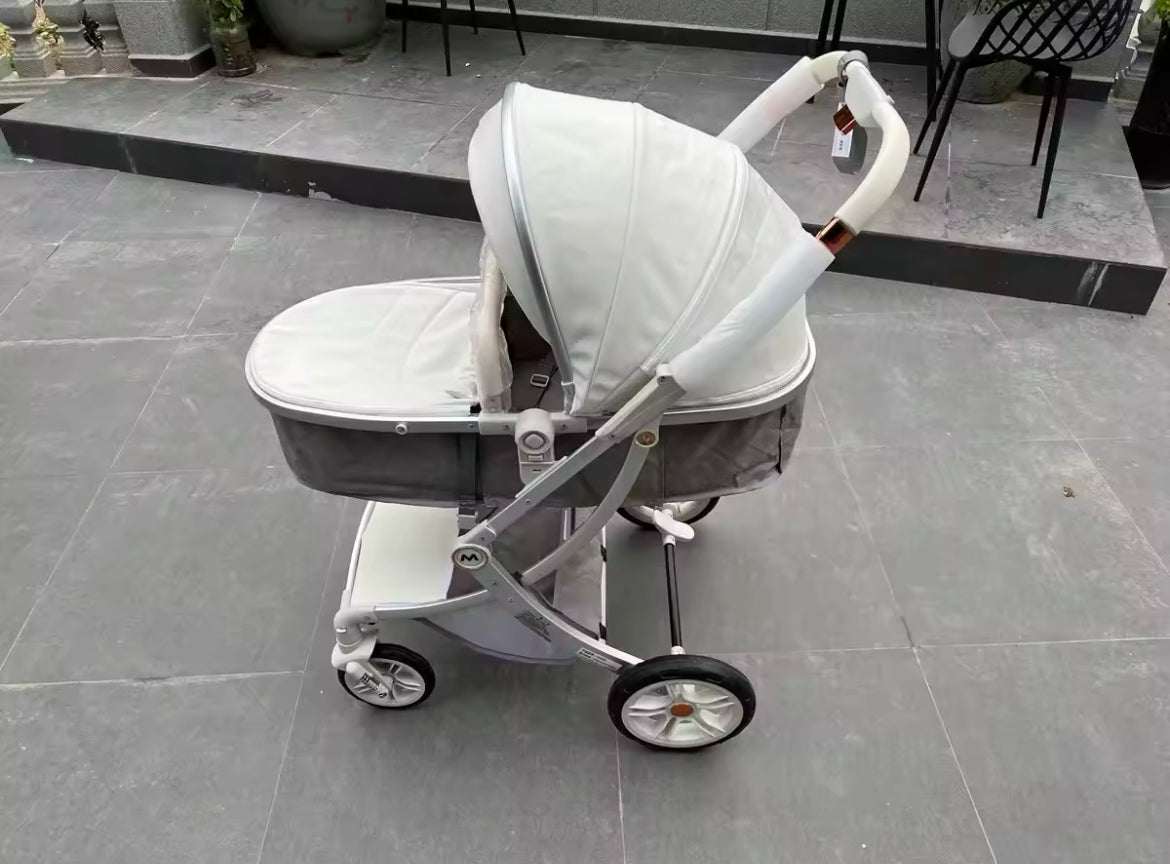 The Elle Luxury Egg 3In1 Travel System.