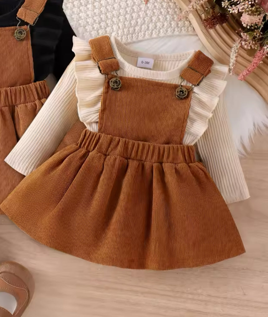 Long sleeved dungaree set