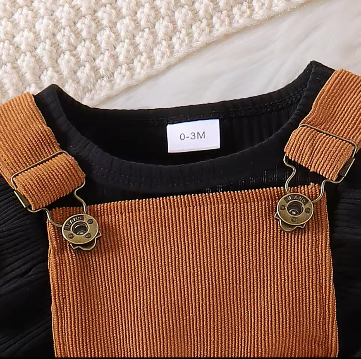 Long sleeved dungaree set