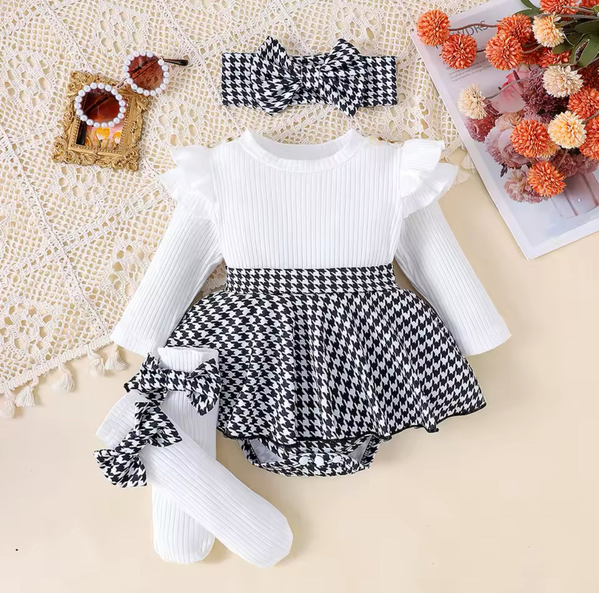 Long sleeved checkered baby grow set