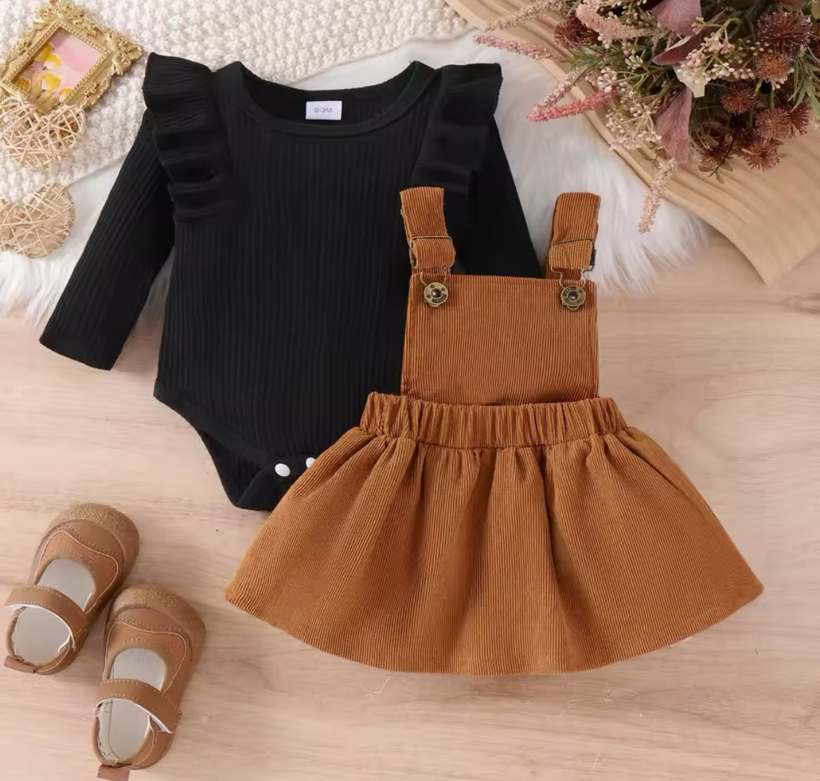 Long sleeved dungaree set