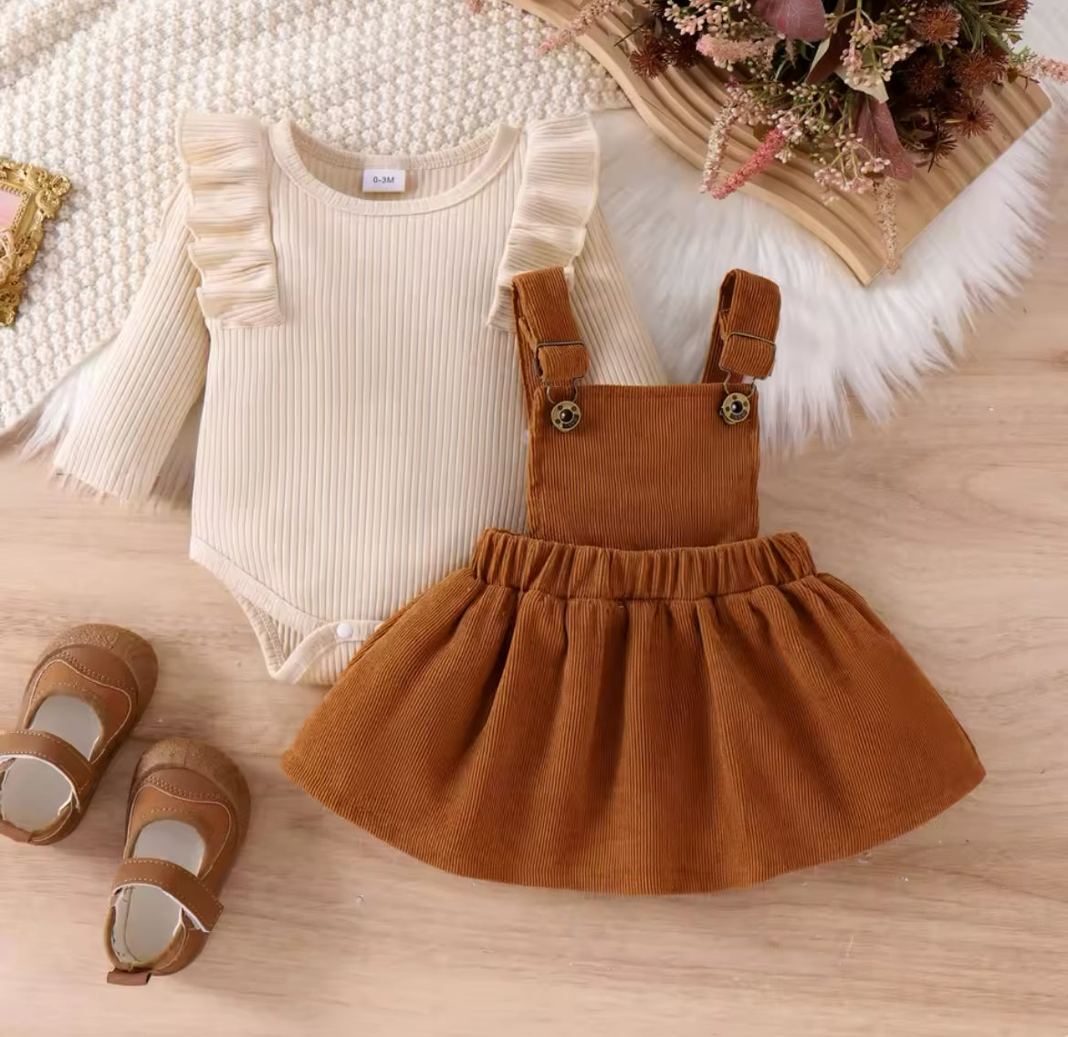 Long sleeved dungaree set