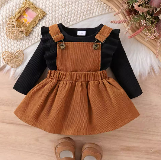 Long sleeved dungaree set
