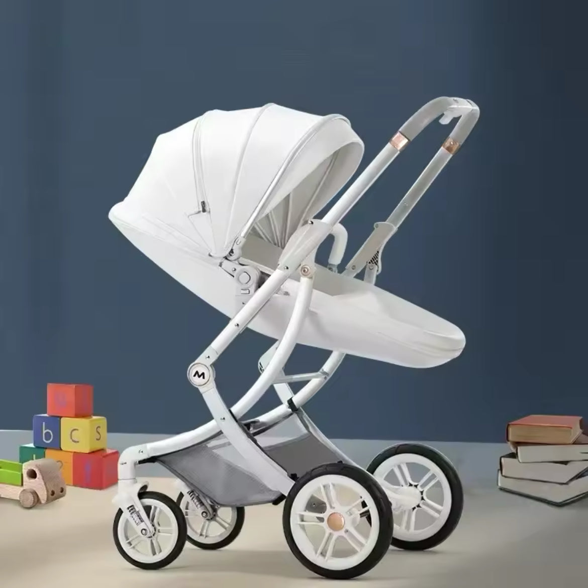 The Elle Luxury Egg 3In1 Travel System.