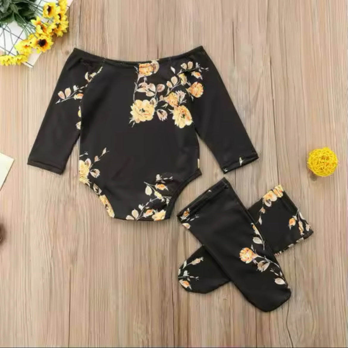 Off The shoulder flower 2-Piece set