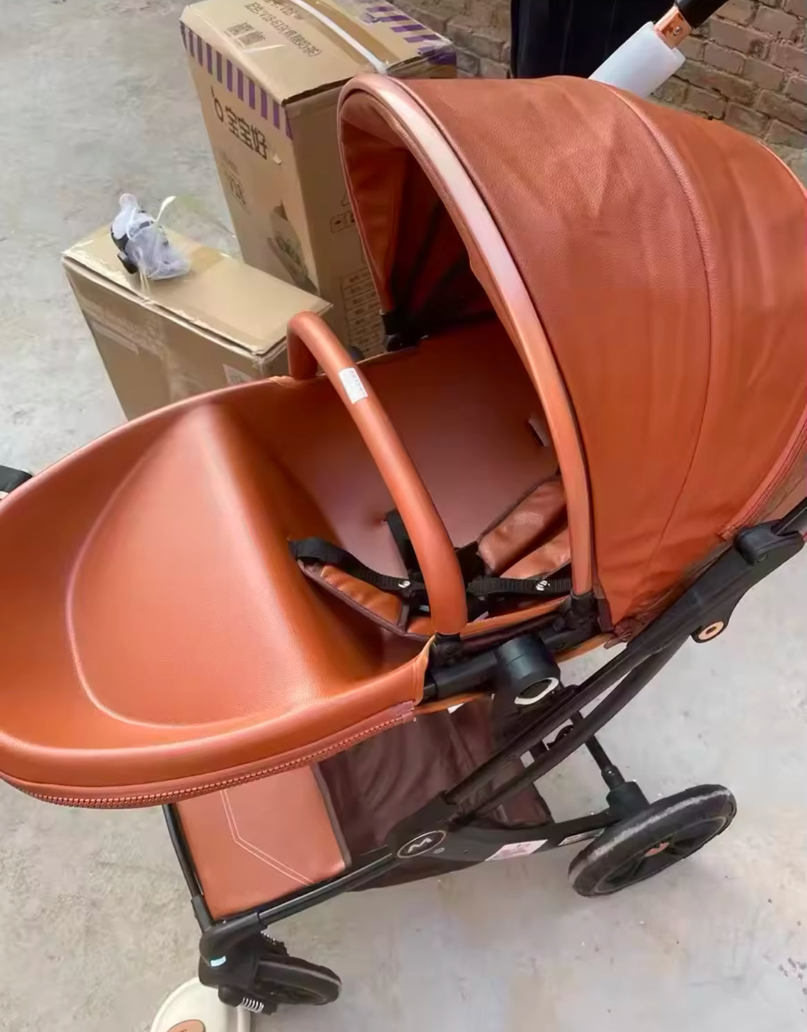The Elle Luxury Egg 3In1 Travel System.