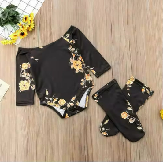 Off The shoulder flower 2-Piece set